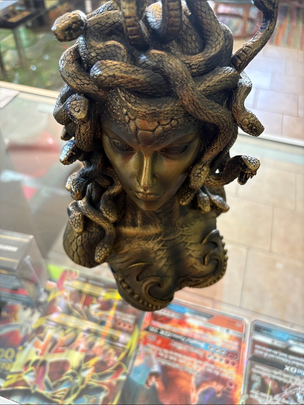 Medusa bust. - Picture 8 of 8